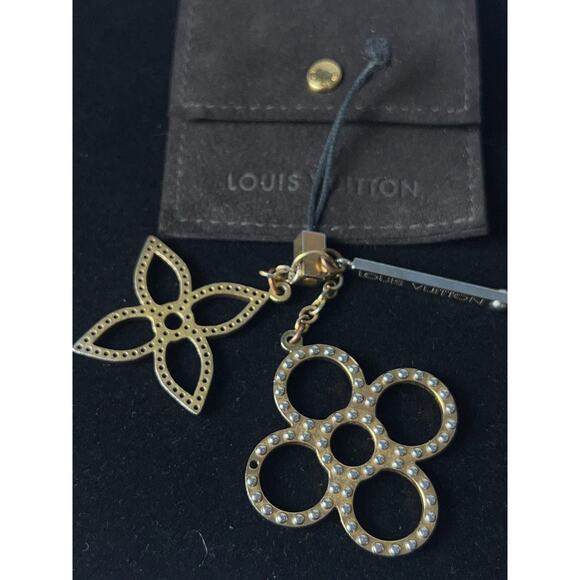 LOUIS VUITTON Key ring Flower Motif Keychain Charm - Picture 2 of 4
